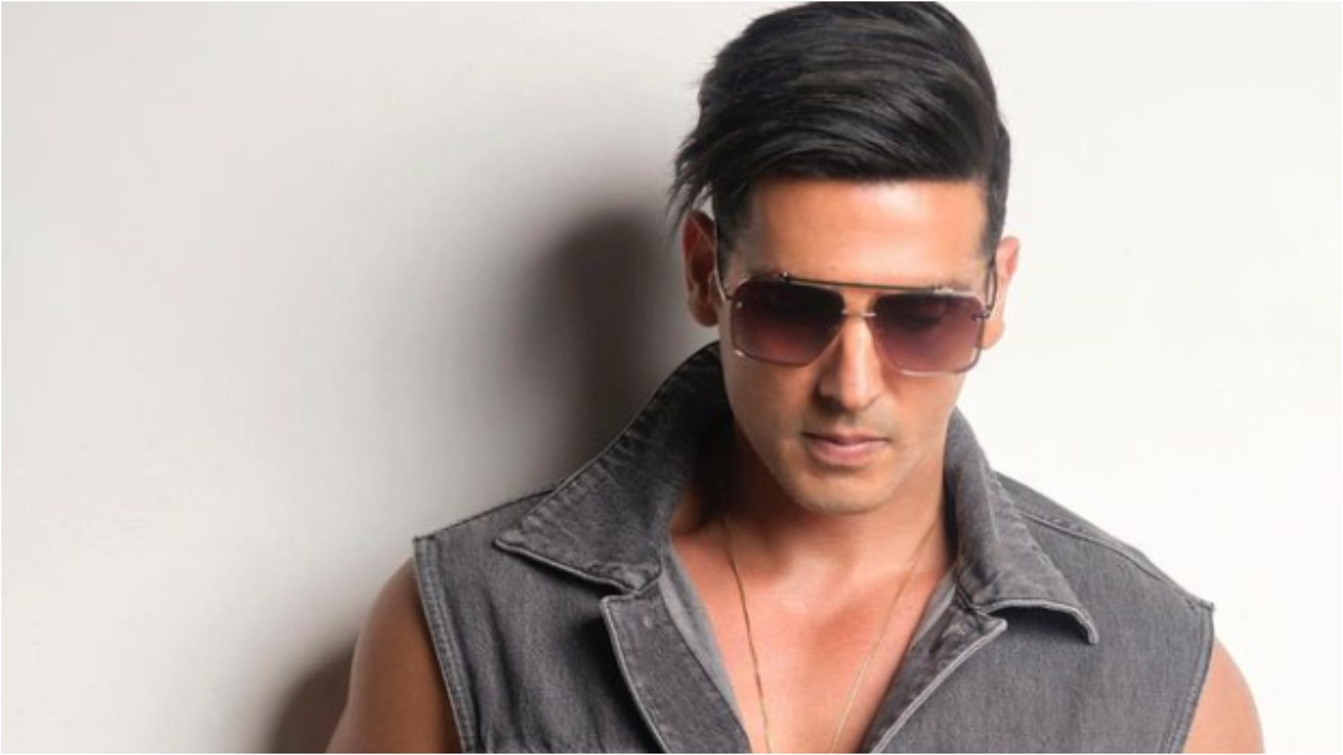 Zayed Khan revealed that his elder son Zidaan has respiratory issues recalled near death experience in London