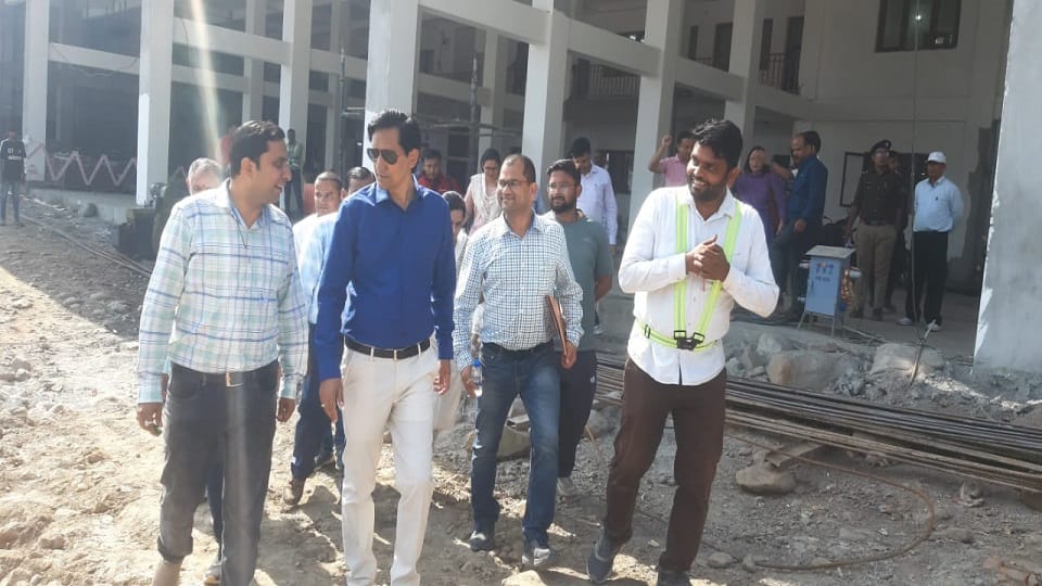 Kumaon Commissioner Deepak Rawat inspected the hill depot in Kathgodam