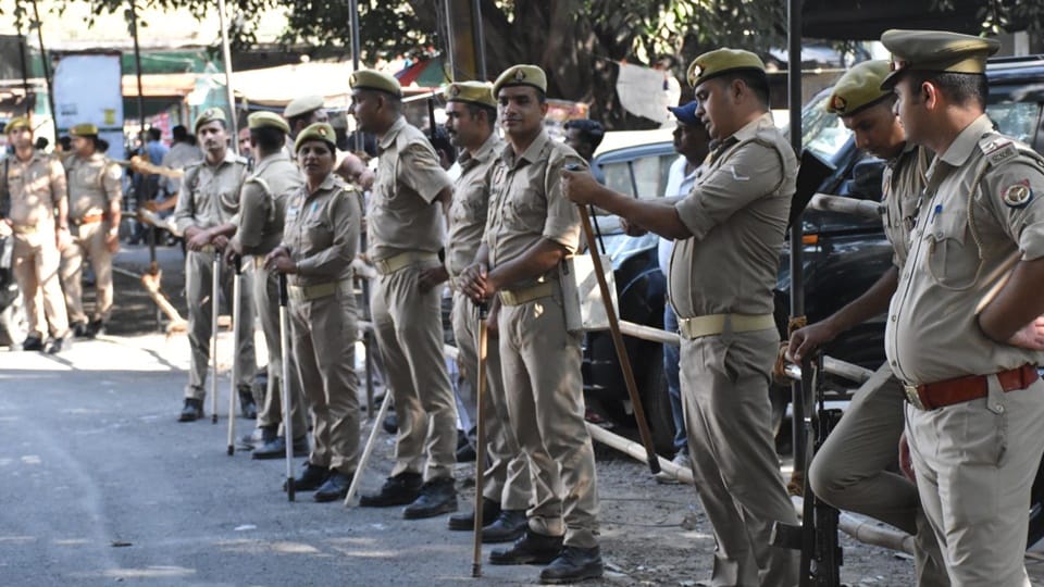 Kundarki By Election: Five including SP candidate filed nomination, BJP candidate submit form today