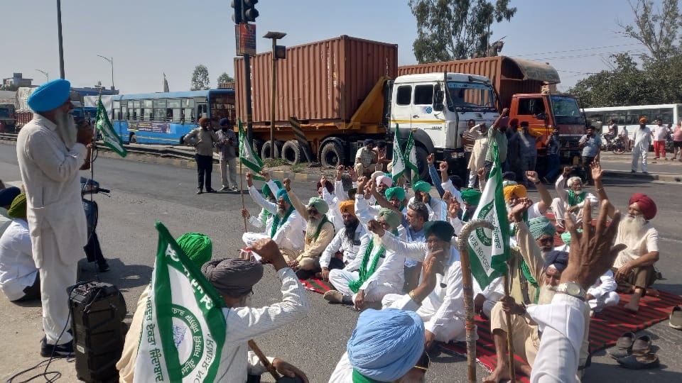 Traffic jam in Chandigarh ambala highway Farmer protesting in Lalru Mohali
