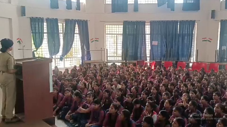 Police school organized by Amar Ujala Foundation at Girls Inter College in Noida