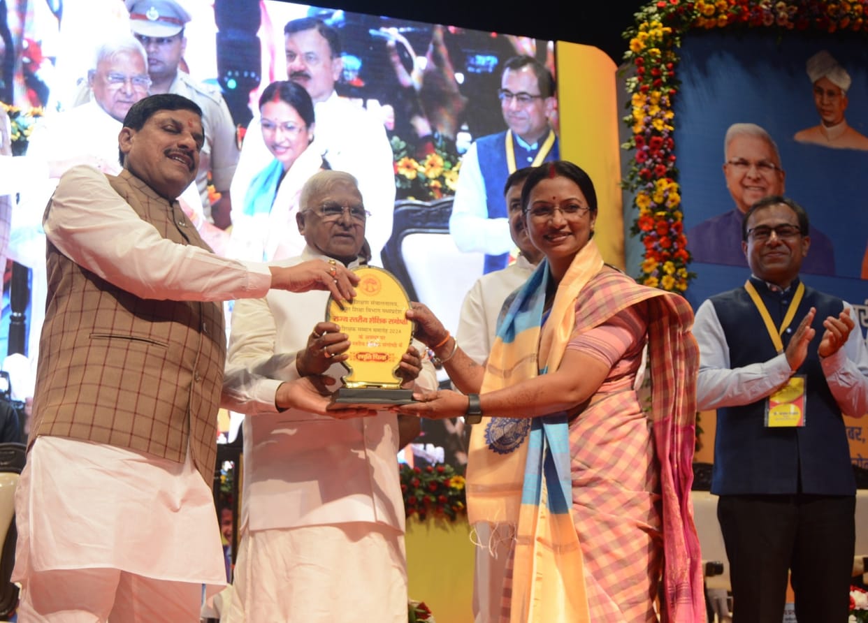 MP News: Rs 324 crore deposited in the accounts of 54 lakh students for uniforms in the state level teacher ho