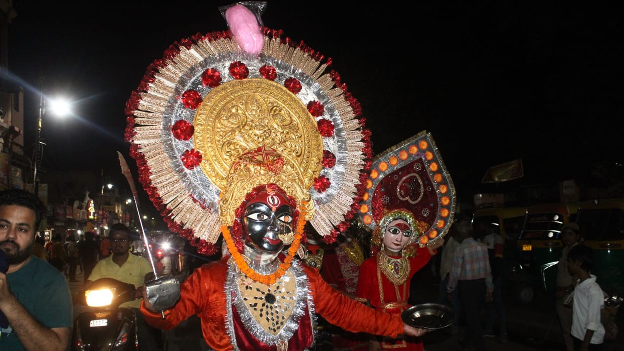 Ram Baraat Welcome at Manikarnika Har Har Mahadev and Jai Siya Ram echo Dasharatha sons get married
