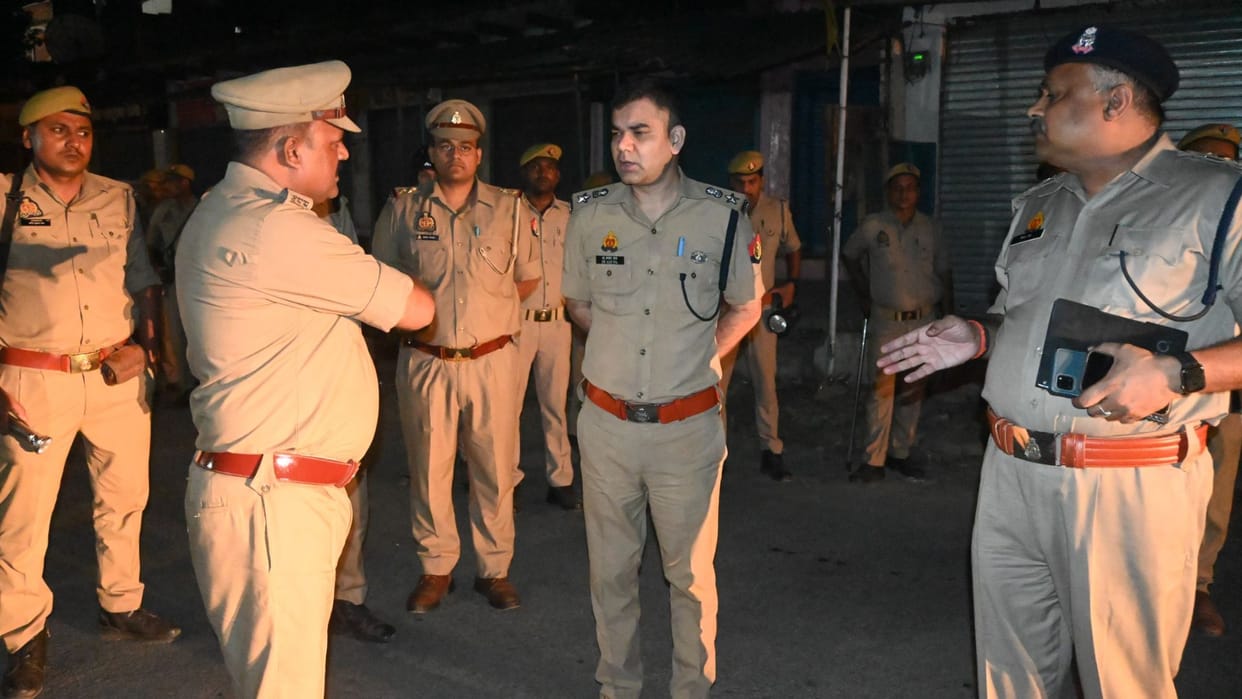 There was a fierce riot between two communities half a dozen people were injured
