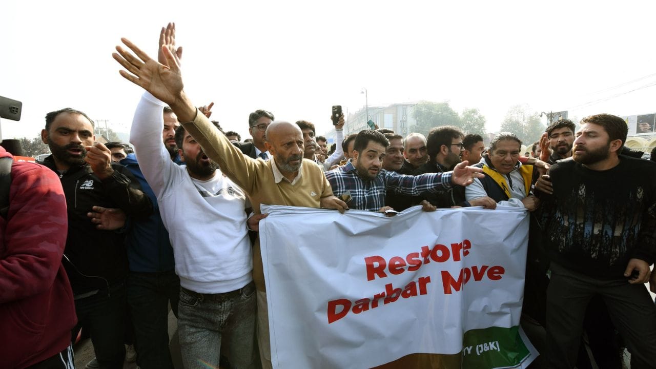 J&K News: Omar Abdullah given the title of 'Paltu Ram', Rashid's demonstration in Srinagar, demand for restora