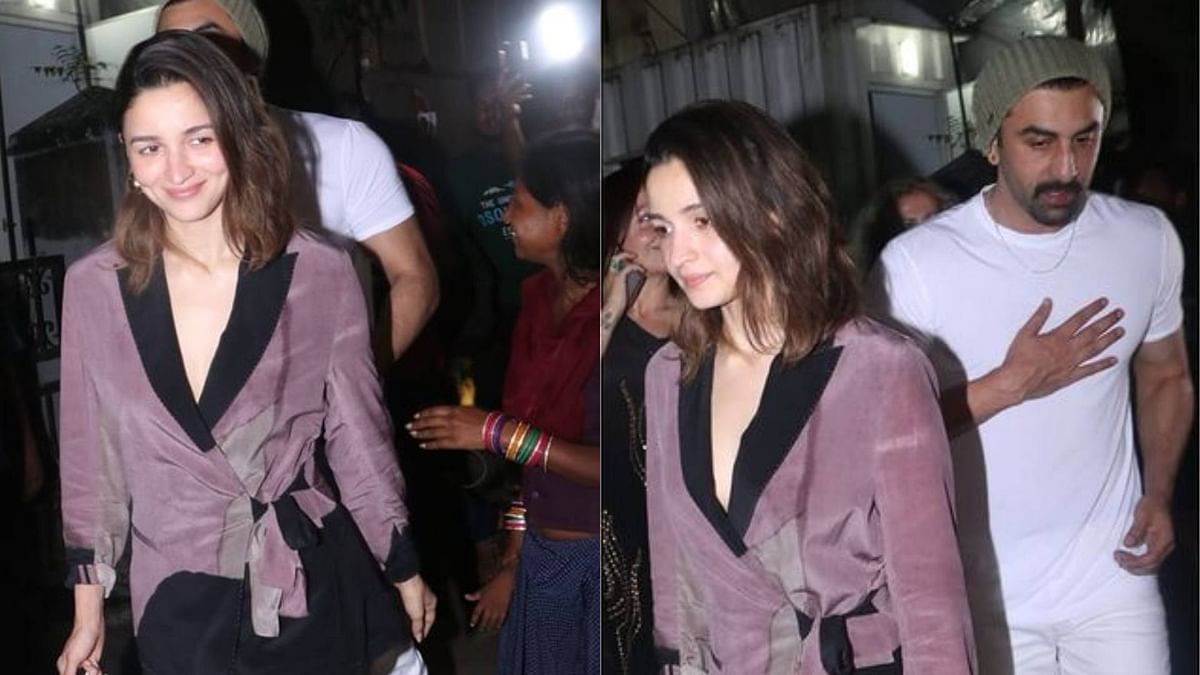 Ranbir Kapoor Gets Angry At Paparazzi Pulls Him Away After Soni Razdan Birthday Party With Alia Bhatt - Entertainment News: Amar Ujala - Ranbir Kapoor:सास की पार्टी से निकलते समय गुस्से में