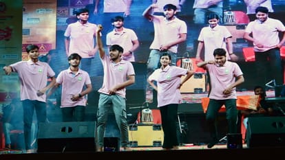 Amar Ujala Carnival: Third Nisha in the name of dance and singing, budding artists hoisted the flag of their t