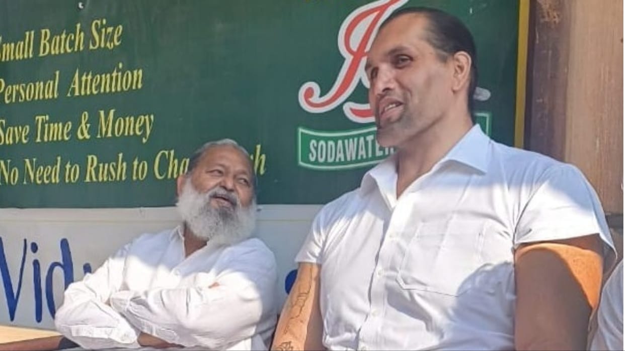 Khali sipped tea with Vij, reached tea point in Ambala