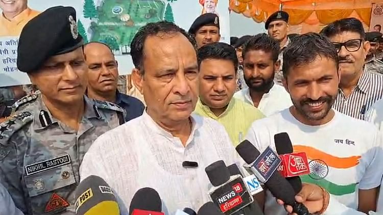 सोनीपत में मोहनलाल बड़ौली बोले: हरियाणा के किसान नहीं जला रहे पराली, सरकार ने की प्रबंधन की बेहतर व्यवस्था