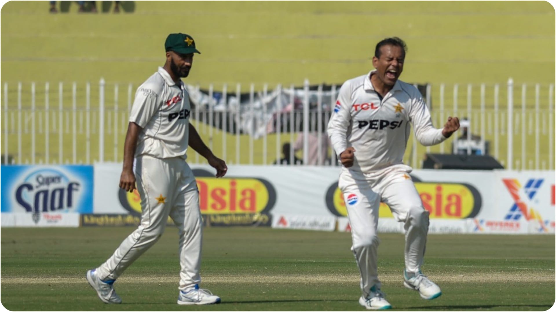 Pakistan vs England 3rd Test match report and results series record stats and analysis in hindi