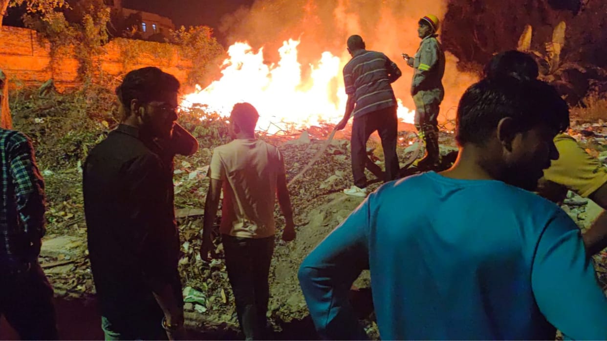 Panic due to fire in Mahatma Gandhi Kashi Vidyapeeth campus