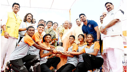 CM Yogi rewarded the winners at the conclusion of rowing competition in Gorakhpur.