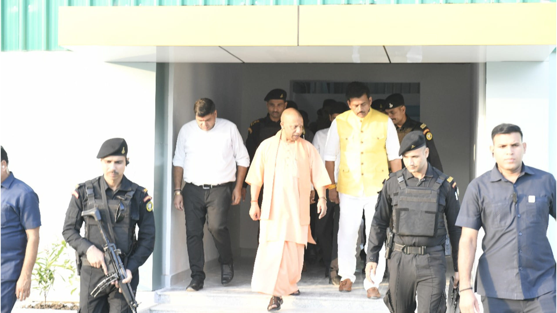 Chief Minister inspected the mini sports complex under construction in Gorakhpur.