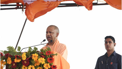 CM Yogi rewarded the winners at the conclusion of rowing competition in Gorakhpur.