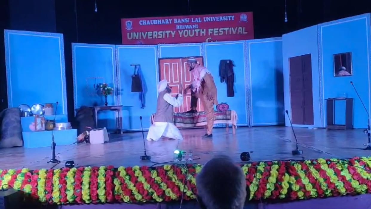 Youth Festival at Janata Mahavidyalaya, Dadri; drama depicts story of brotherhood between Hindu and Muslim