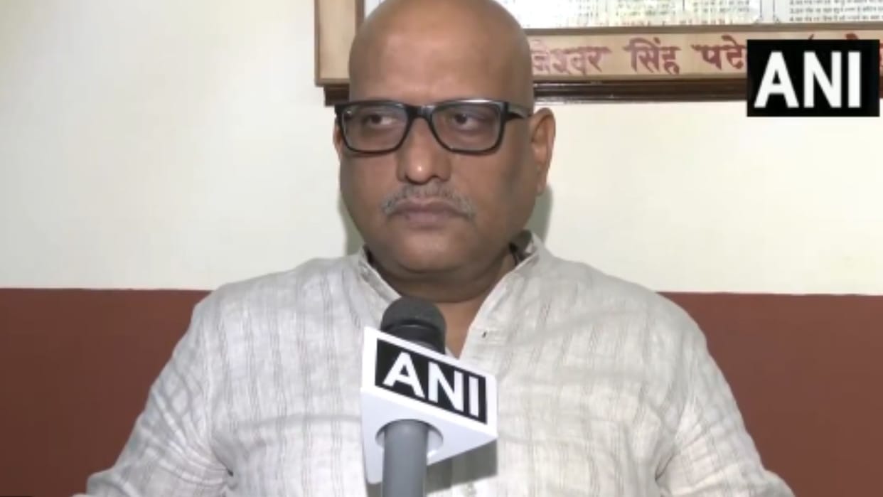 UP: Ajay Rai said, the government is protecting the main accused of Jhansi Medical College fire incident, dema