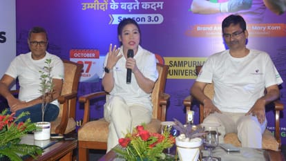 काशी पहुंचीं पूर्व बॉक्सर मैरीकॉम।