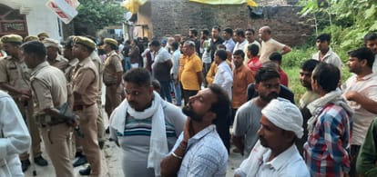 Young man murdered stabbing scissors in azamgarh Unruly man attacked family dispute going on 20 years