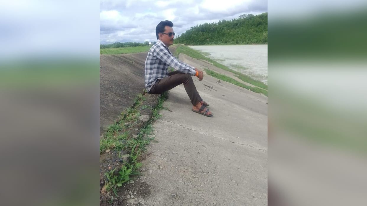 An unknown vehicle crushed a motorcyclist in Umaria