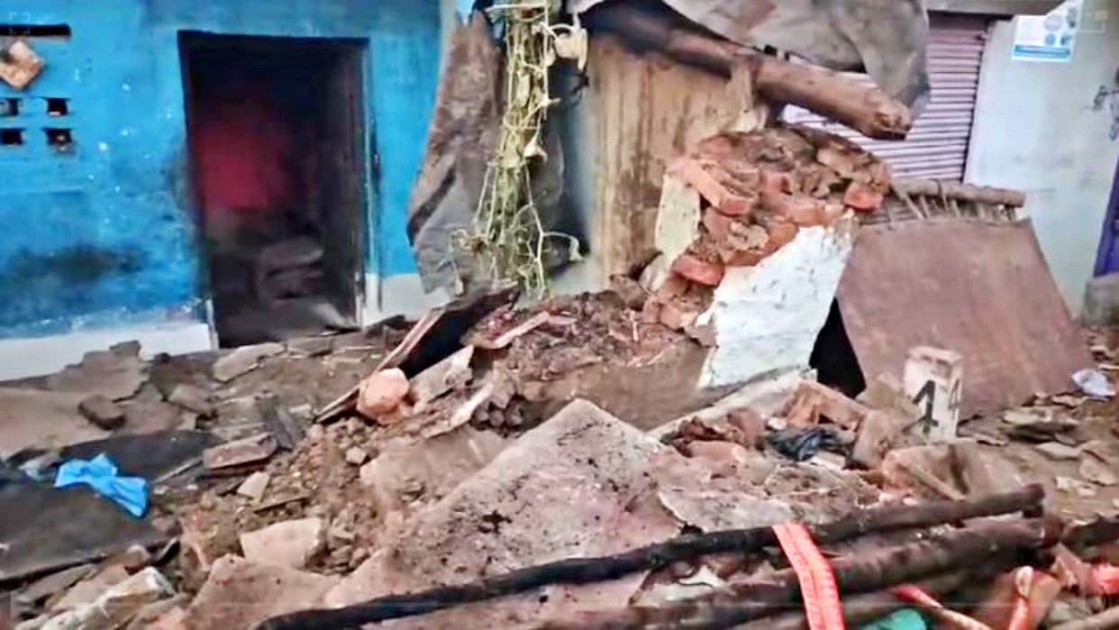 Hurt by demolition of their house in Panna father and daughter attempted suicide
