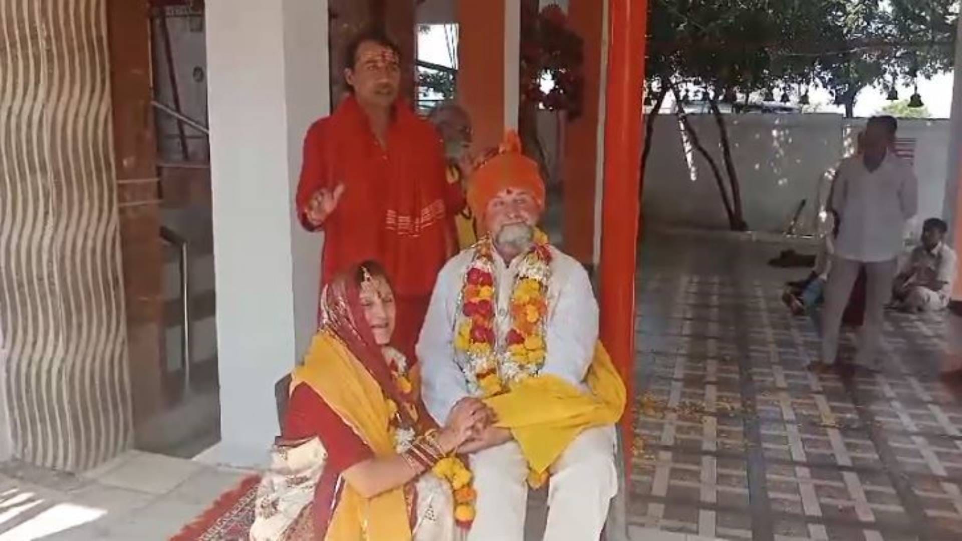Chhatarpur Foreign couple got married in Khajuraho were already in live-in relationship see photos
