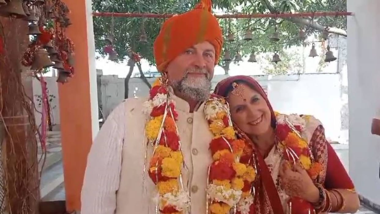 Chhatarpur Foreign couple got married in Khajuraho were already in live-in relationship see photos