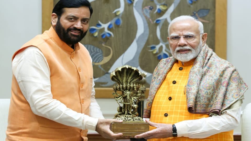 CM Nayab Saini meet PM Modi in Delhi gave Diwali wishes to Prime Minister