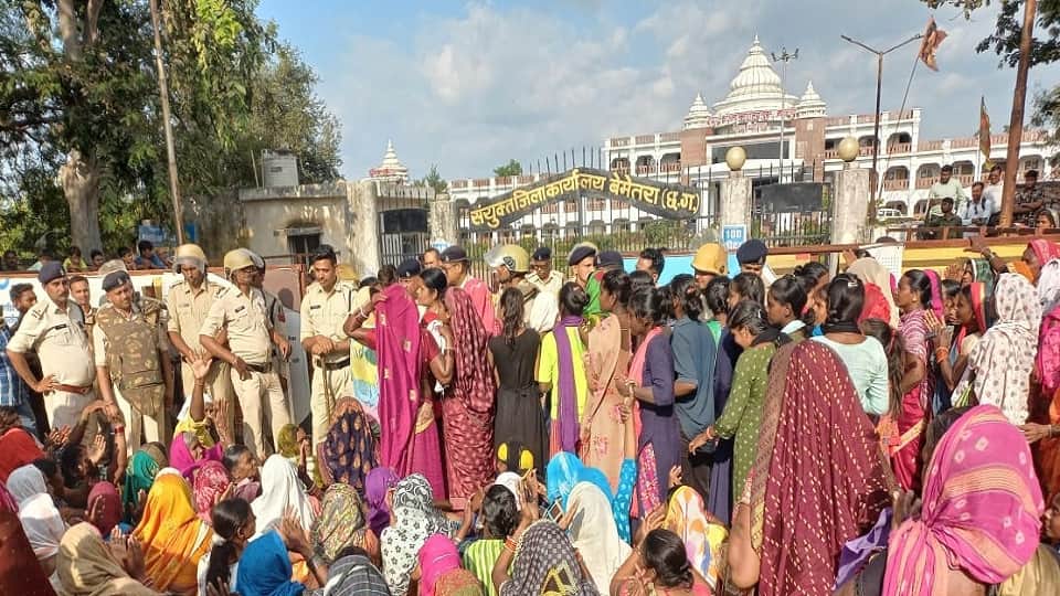 प्रदर्शनकारी के खिलाफ मुकदमा दर्ज