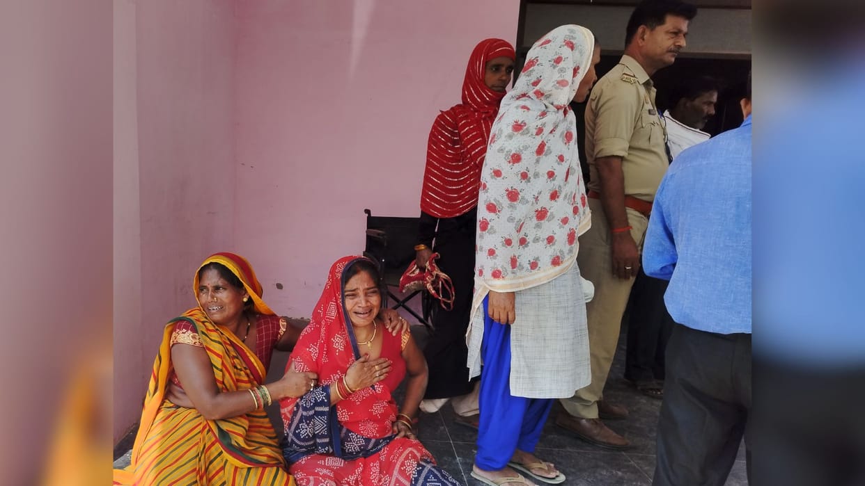Magic and bike collide in bhadohi young man dies mourning prevails among the family