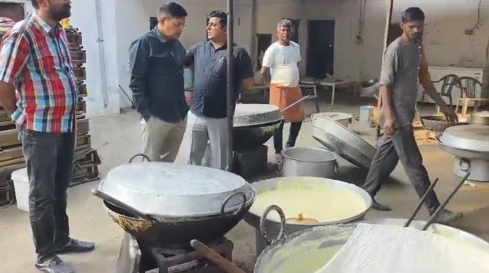 Alwar News: 550 kilo fake ghee was seized and destroyed, Food Safety Department is running a special campaign