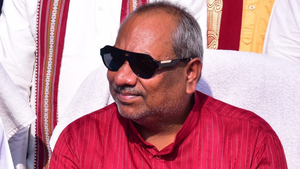 Sanjay Nishad said removing Pooja Pal from the party shows double character of samajwadi party