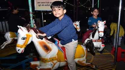 Amar Ujala Carnival: The sky of Prayagraj lit up with the music of small stars