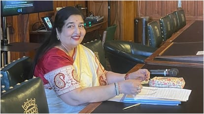 Anuradha Paudwal birthday special know about her net worth and life stories she win continuously three awards