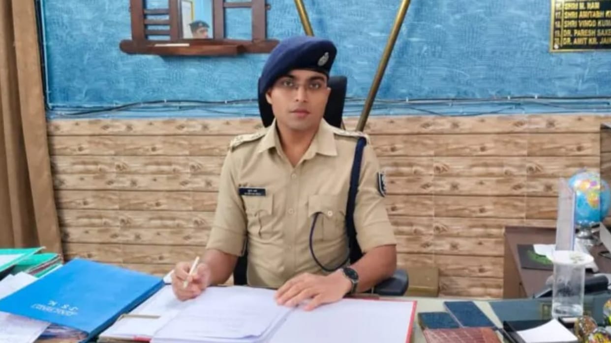 Buxar News: 3 policemen including station in-charge suspended; death of a youth in custody