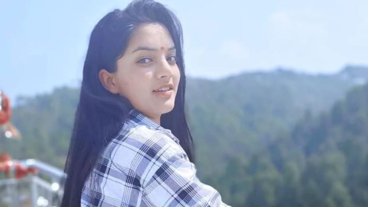 A girl student died after falling from the third floor of hostel of a private educational institution in Mandi