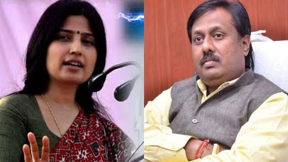 UP By Election 2024 Karhal Dimple statement on bjp candidate Anujesh Yadav's question