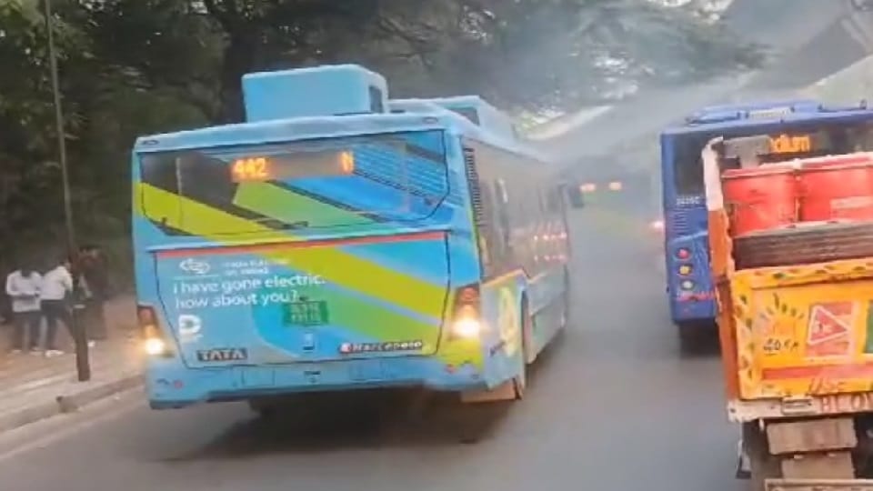 Sudden explosion in electric bus going to Dhaula Kuan two injured