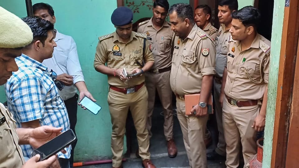 Saharanpur: Wife killed by beating with roti making pan, incident happened because was late in cooking food