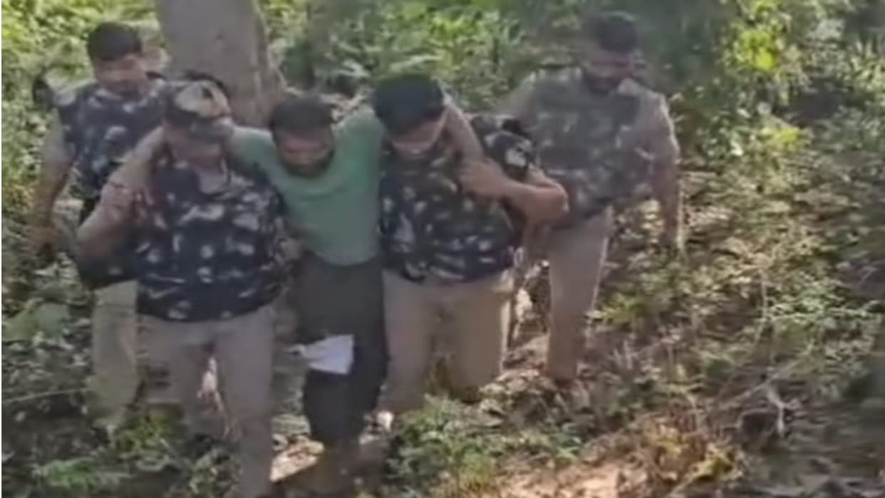 Kushinagar police arrested animal smuggler in encounter, four banned animals recovered