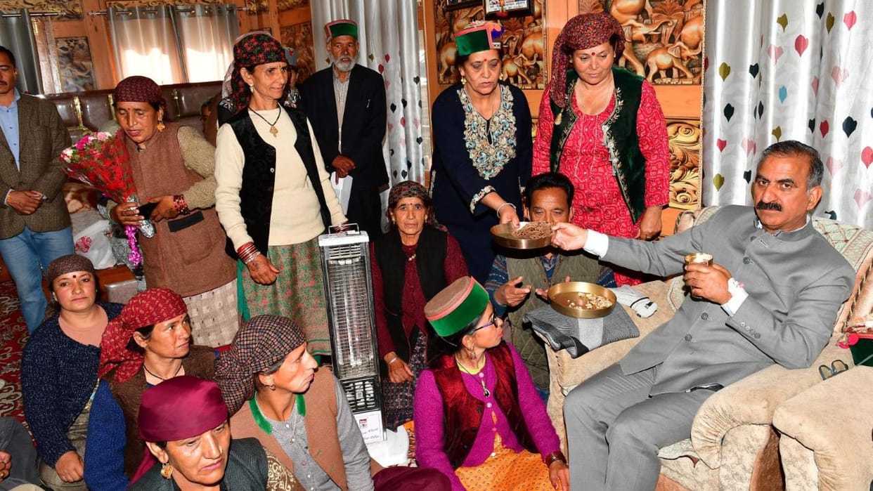CM Sukhvinder Singh Sukhu returned from Kwar village after having breakfast of Siddu with honey