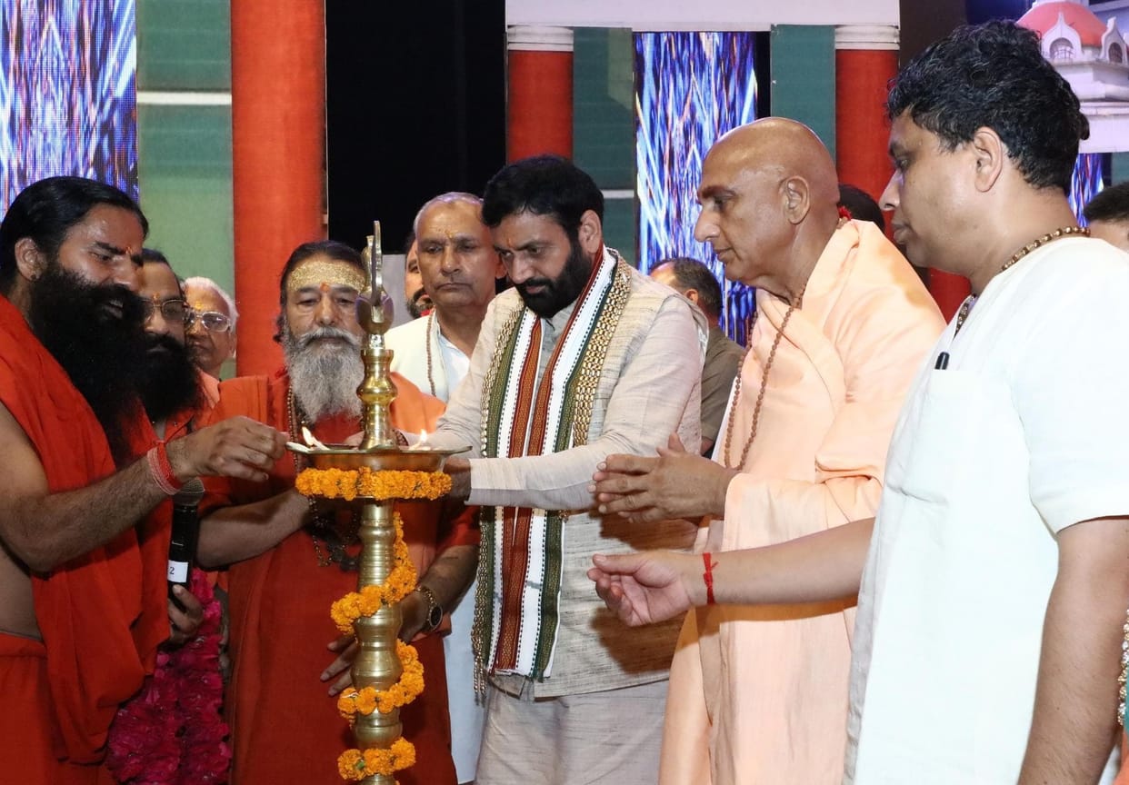 Haridwar News Baba Ramdev announces to establish Global Acharyakulam in Haryana, Saini government will help