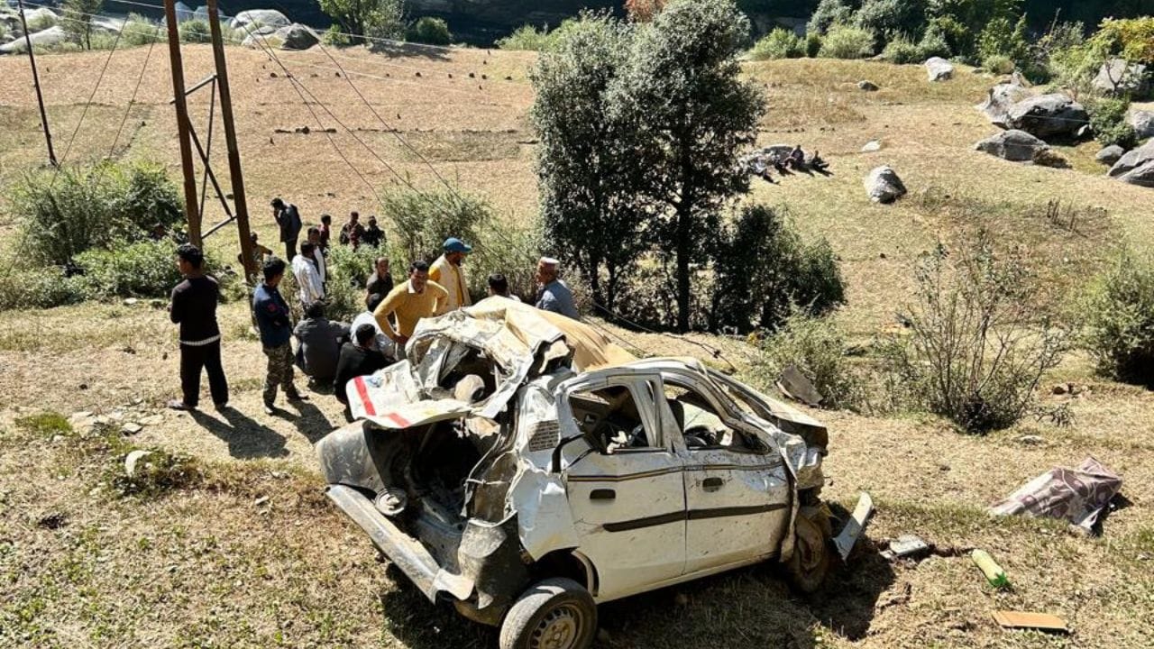 mandi road accident in mandi himachal Five killed as car plunges into gorge