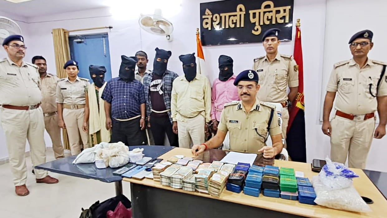 Vaishali News: One kg smack and Rs 13 lakh cash recovered 5 people including 2 suppliers from Mizoram arrested