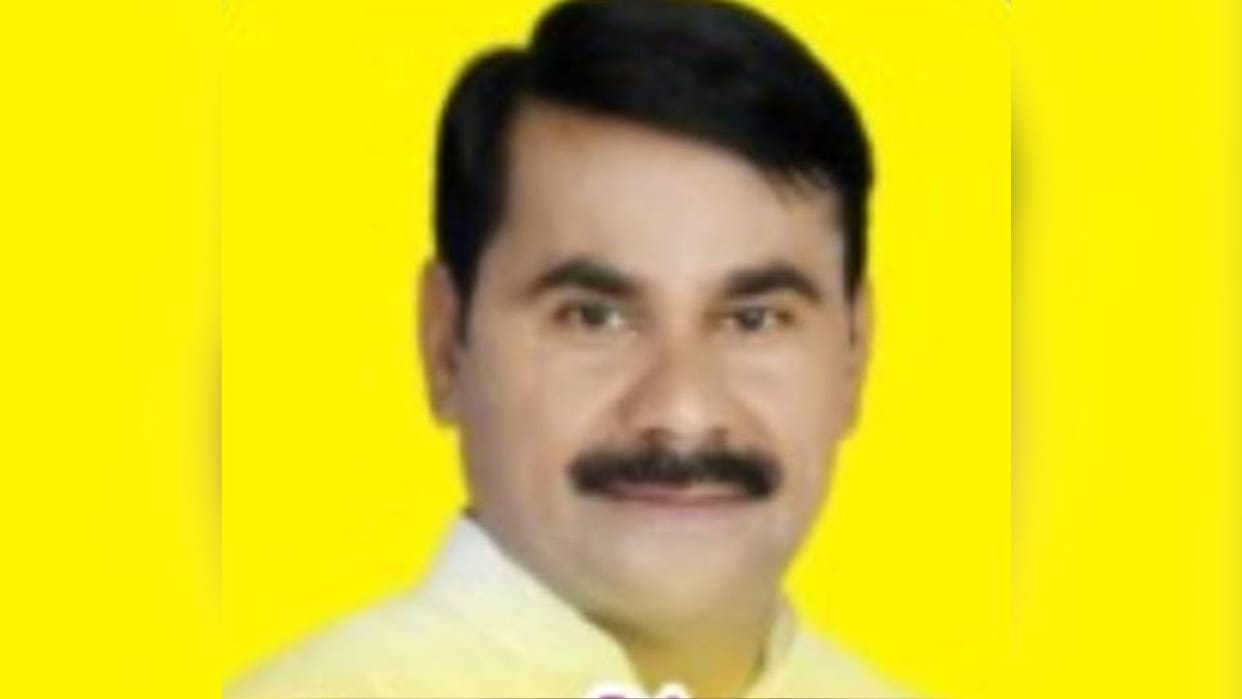 Pradhan Sangh district president died after falling from hotel room in bhadohi