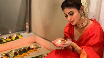 दिवाली से लेकर भाई दूज पर पहनें ऐसी साड़ियां