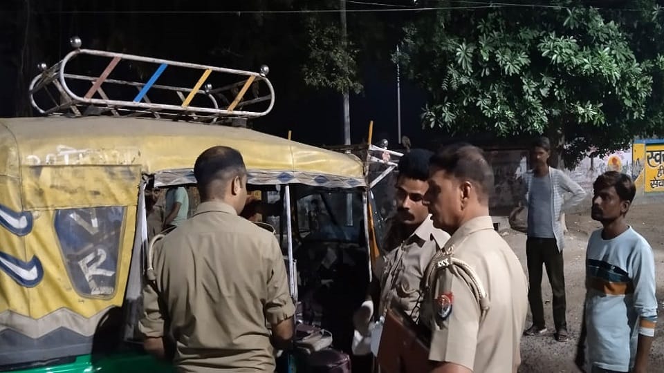 Agra resident youth dies in accident