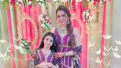 Isha Koppikar faced casting couch said famous hero called her to meet alone