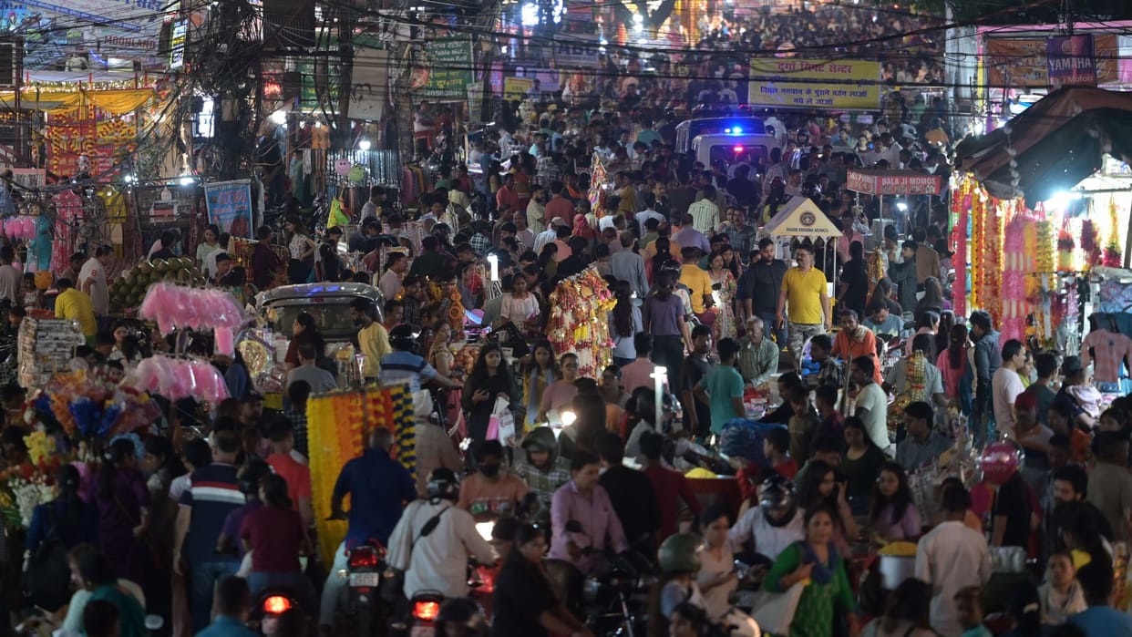 Traffic diversion in Lucknow on Diwali.