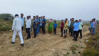 Smita Murder case of varanasi accused arrested during selling stolen mobile phones