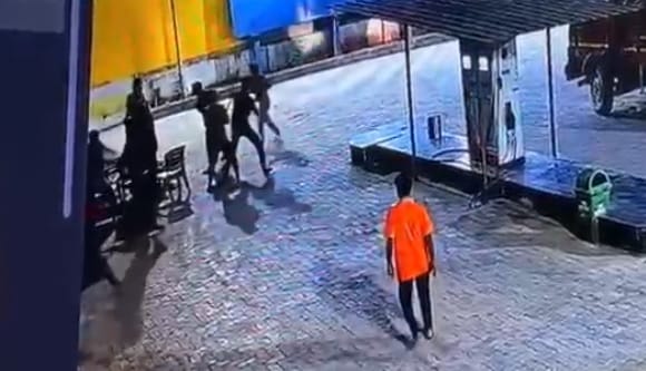 Bijnor: Three people including the son of the Bhakiyu district vice president were attacked with sticks
